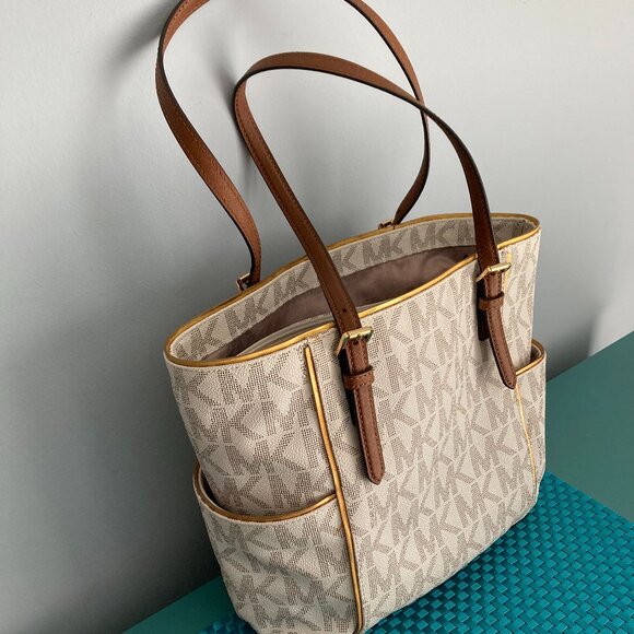 Michael Kors Signature Medium Tote (Vanilla) NWOT - Picture 2 of 16